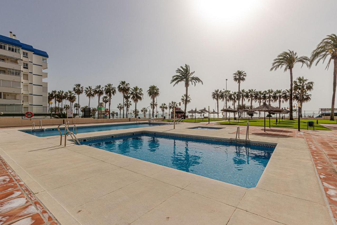 Beachfront With Spectacular Views And Swimming Pool 贝纳尔马德纳 外观 照片